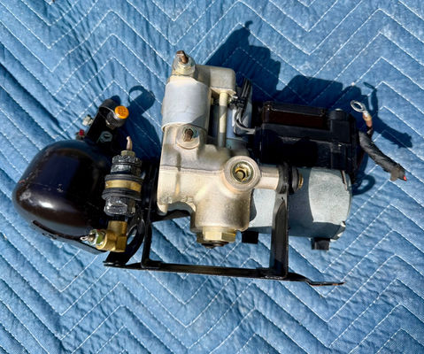 Porsche 911 964 OEM (Bosch) ABS Hydraulic Brake Pump and reservoir 96435575500